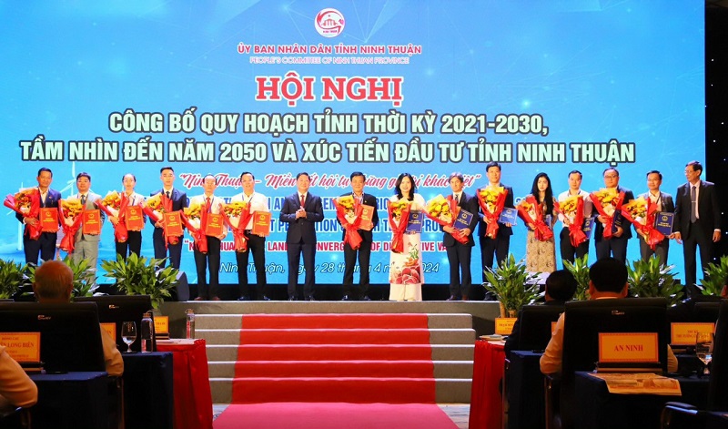 Ninh Thuận trao chứng nhận đầu tư dự án điện gió hơn 1.700 tỷ đồng cho Tập đoàn Hà Đô