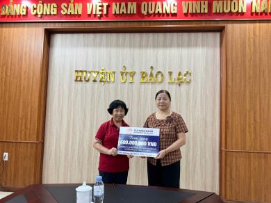 HÀ ĐÔ PHÁT HUY TRUYỀN THỐNG TƯƠNG THÂN TƯƠNG ÁI, KHẮC PHỤC HẬU QUẢ BÃO LŨ TẠI BẢO LẠC, CAO BẰNG