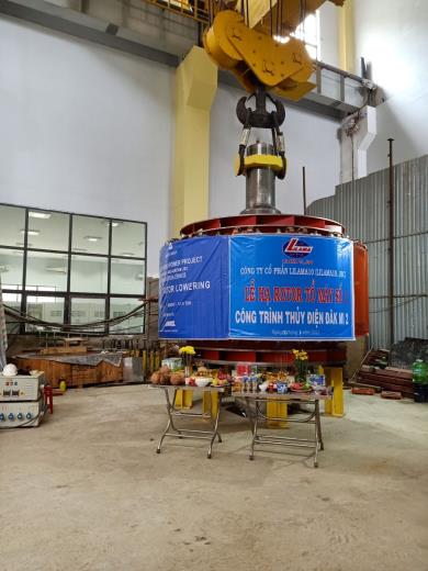 Dự án Thủy điện Đăk Mi 2 hạ thành công Rotor tổ máy số 2