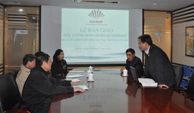 TẬP ĐOÀN HÀ ĐÔ TRAO CHỨNG NHẬN QUYỀN SỬ DỤNG ĐẤT VÀ SỞ HỮU NHÀ Ở CHO KHÁCH HÀNG DỰ ÁN KHU NHÀ Ở 183 HOÀNG VĂN THÁI