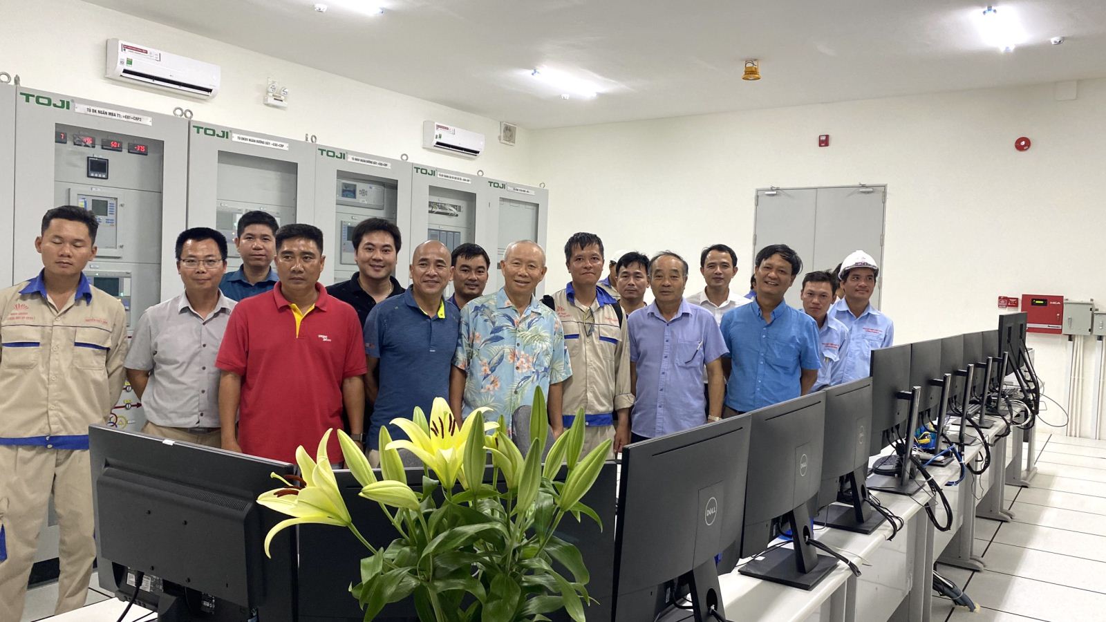 Chủ tịch HĐQT Nguyễn Trọng Thông chỉ đạo gấp rút hoàn thiện các công tác chuẩn bị phát điện tại Nhà máy điện Mặt trời  SP Infra 1