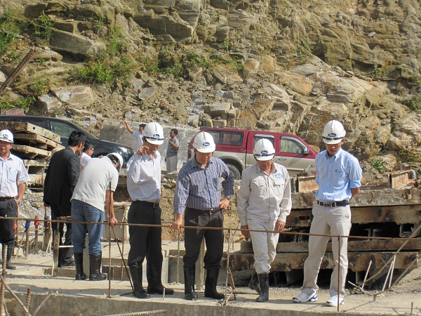 Chủ tịch Tập đoàn Hà Đô đi thăm công trình thủy điện Nậm Pông