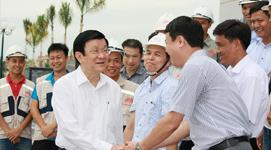  Chủ tịch nước Trương Tấn Sang đến trồng cây và tham quan công trình Hội trường Đa năng tỉnh Bắc Giang