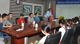  Đội văn nghệ Tập đoàn Hà Đô nhận quyết định khen thưởng của Hội đồng Quản trị