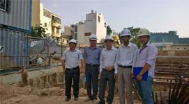  Phó Tổng Giám đốc Đào Hữu Khanh đi thăm và kiểm tra công trình Tổ hợp khách sạn và Văn phòng số 2 Hồng Hà