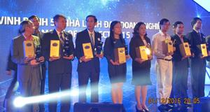 Ông Nguyễn Trọng Thông - Chủ tịch HĐQT kiêm Tổng Giám đốc Tập đoàn Hà Đô nhận giải thưởng TOP 50 Nhà lãnh đạo doanh nghiệp - Mark of Respect 2015