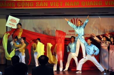 Tưng bừng buổi gặp mặt kỉ niệm 21 năm ngày thành lập Tập đoàn