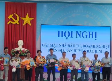 Công ty TNHH Hà Đô Bình Thuận nhận thư khen của UBND huyện Bắc Bình 